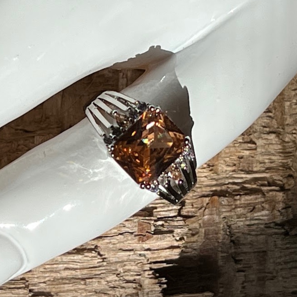 Light Amber Square Cut Stone 925 Sterling Ring NWOT 🎉Host Pick🎉 - Picture 9 of 11